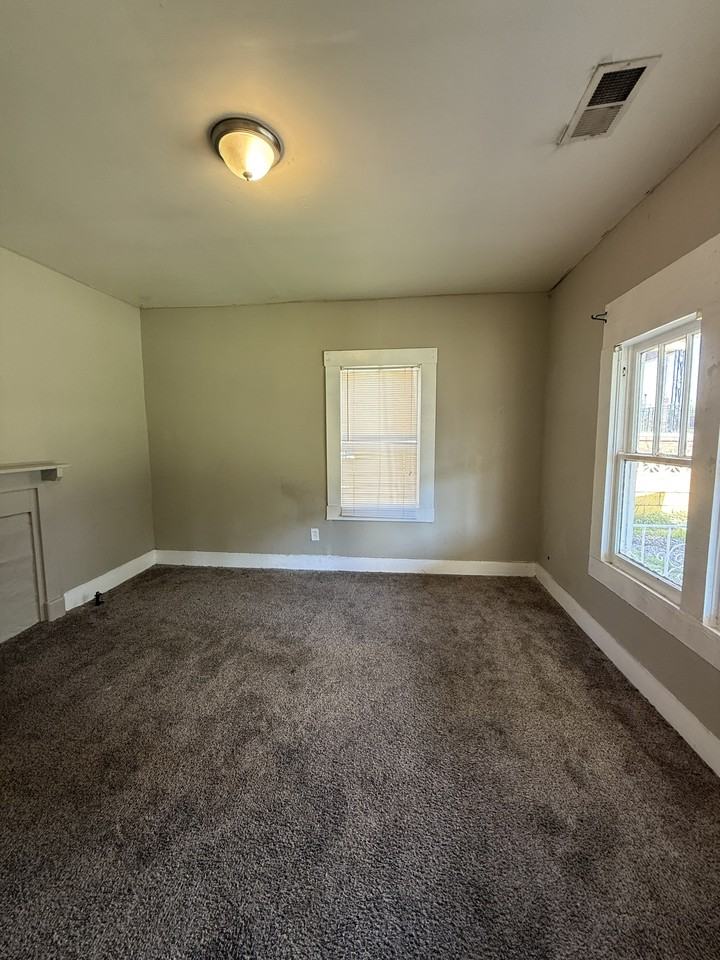 109 59th St #1 - Photo 2 of 8