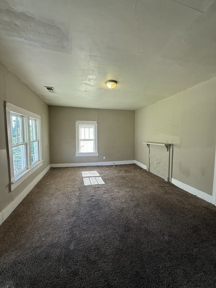 109 59th St #1 - Photo 3 of 8