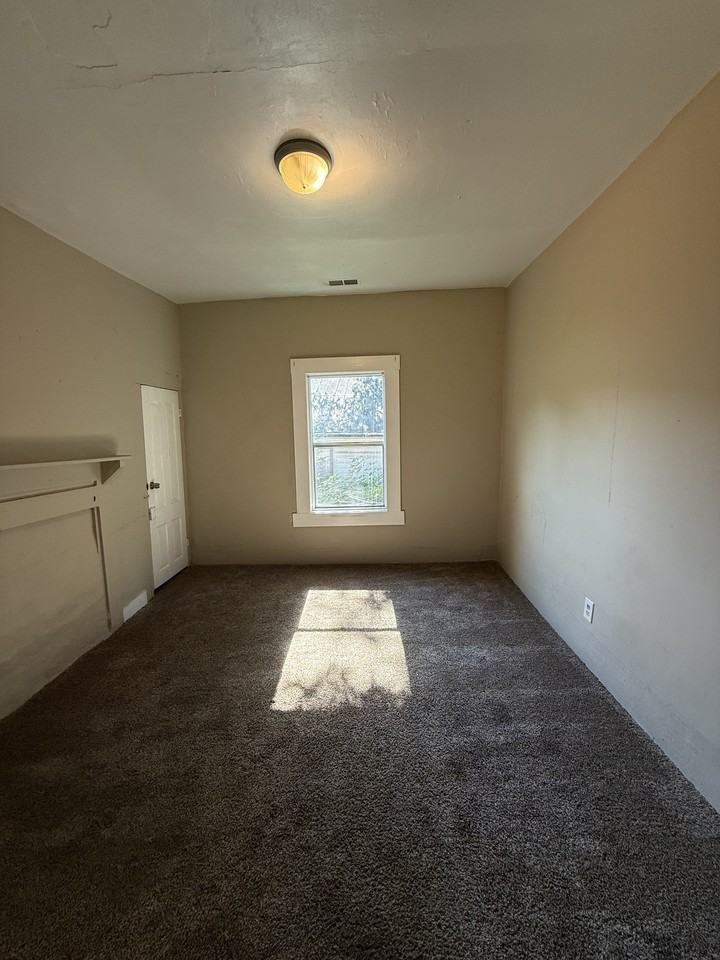 109 59th St #1 - Photo 5 of 8