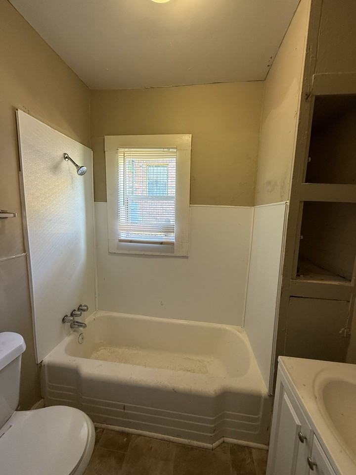 109 59th St #1 - Photo 6 of 8