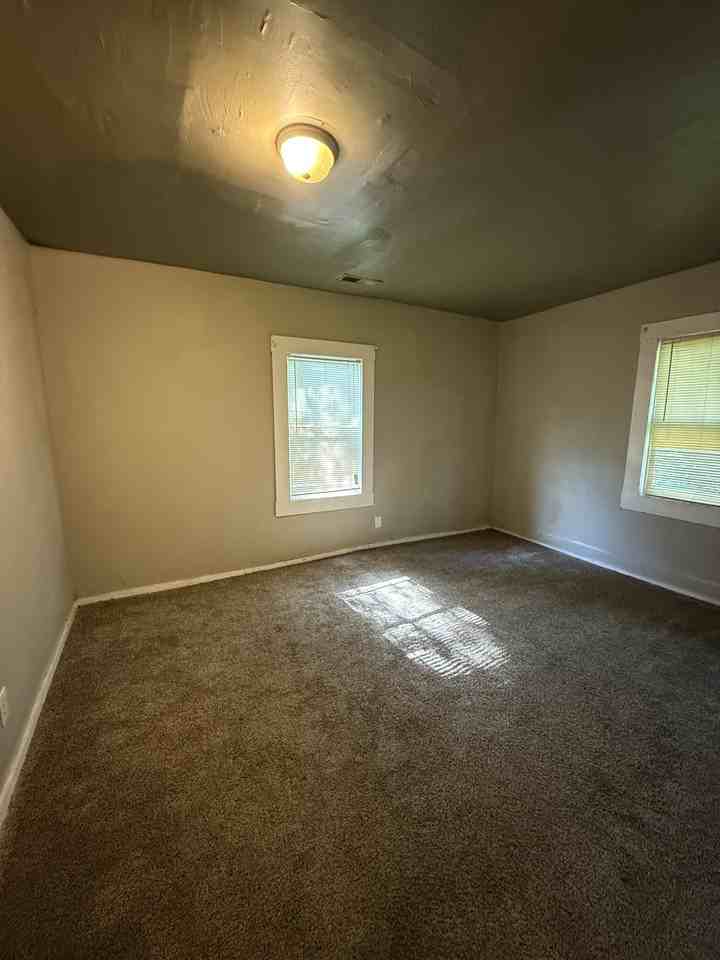 109 59th St #1 - Photo 7 of 8