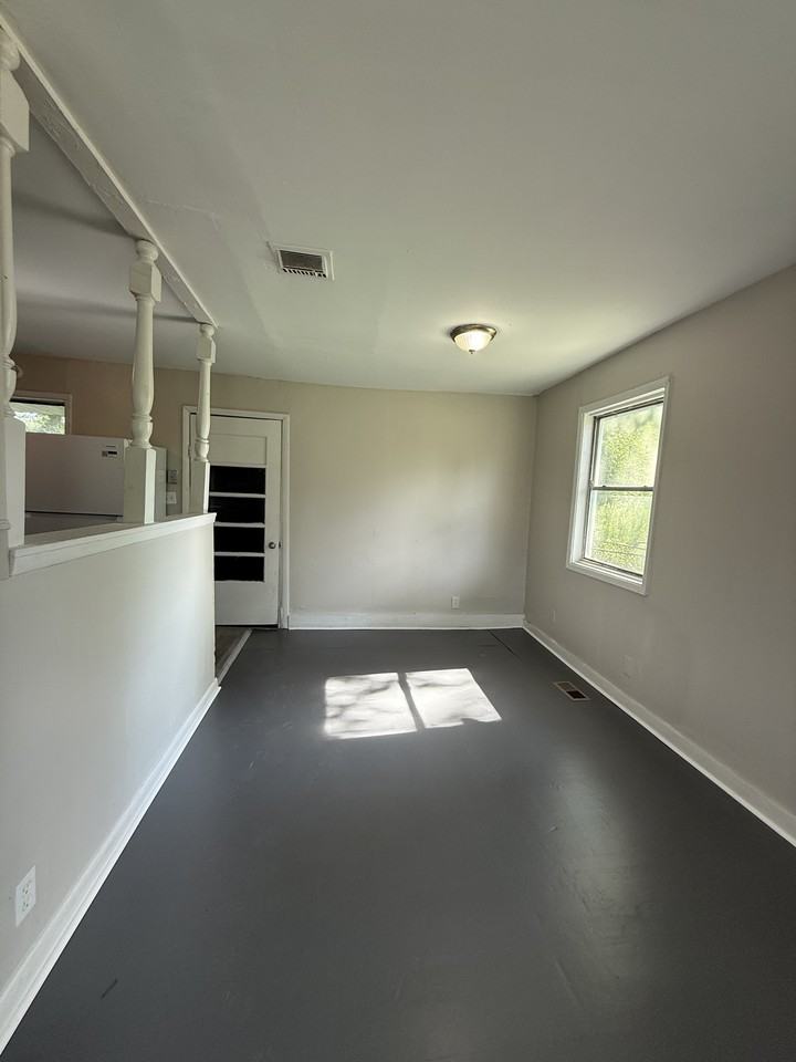 2724 Lee Ave Sw #1 - Photo 3 of 8