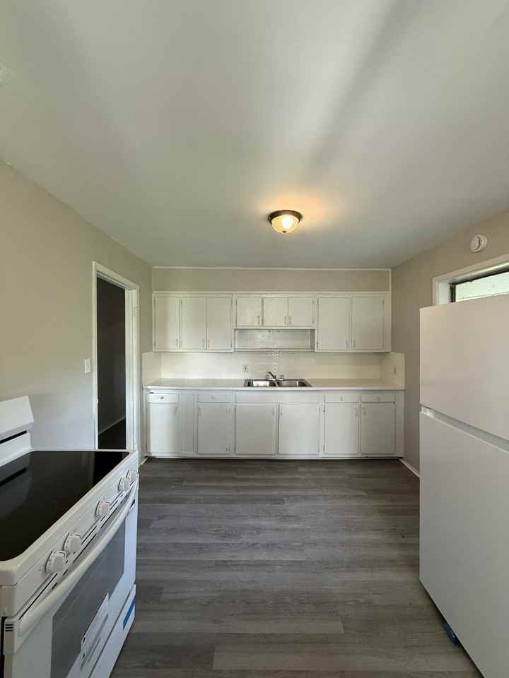 2724 Lee Ave Sw #1 - Photo 4 of 8