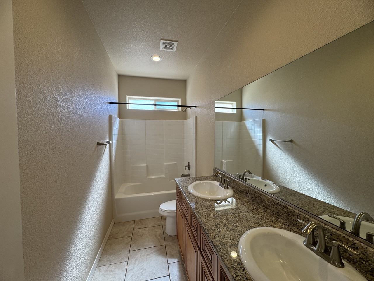 2032 Louise Ave #1 - Photo 5 of 15