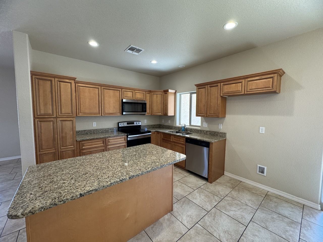 2032 Louise Ave #1 - Photo 7 of 15