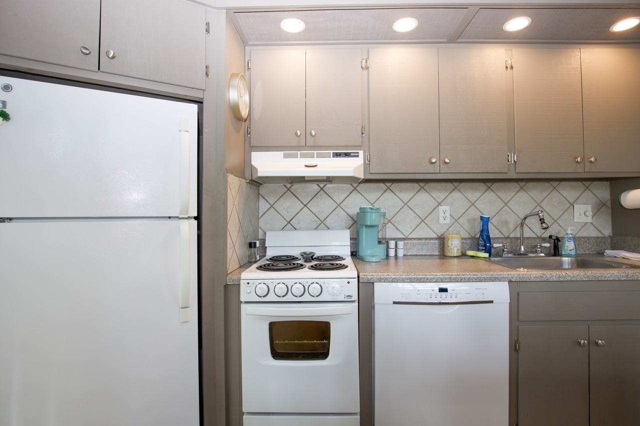 1195 Saint Andrews Dr #A - Photo 6 of 11