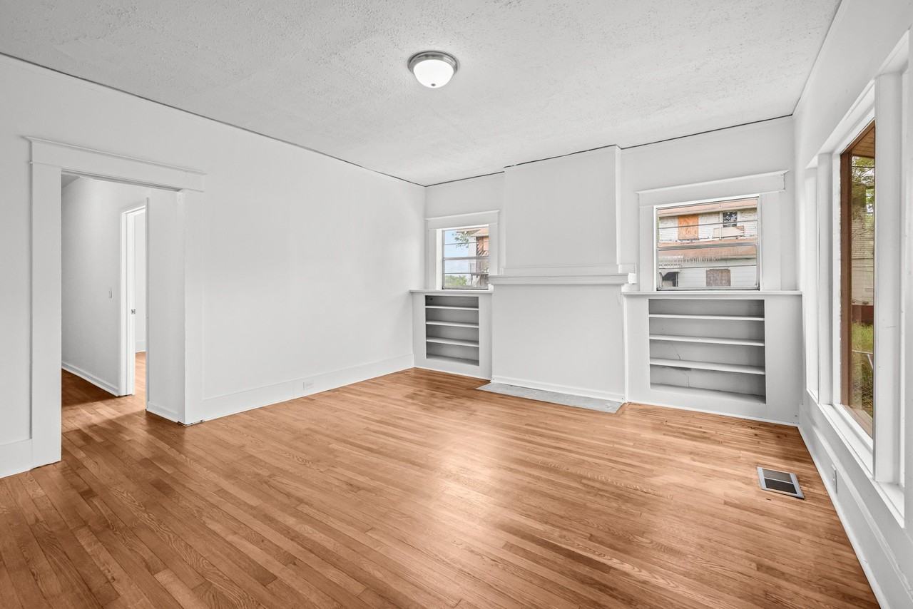 2320 Court R #1 - Photo 6 of 20