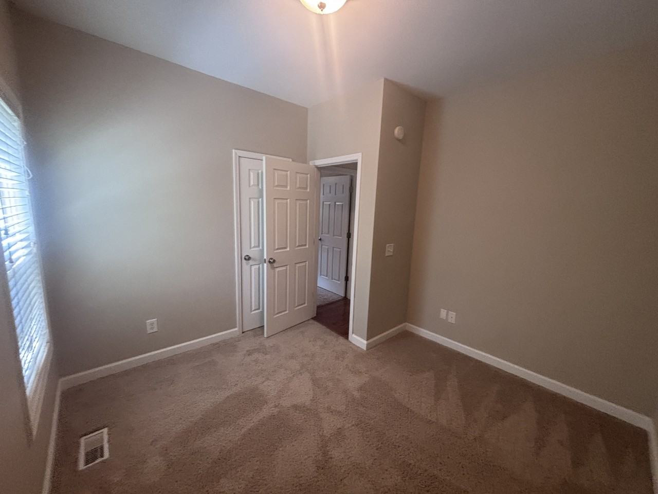100 Kingswood Cir #1 - Photo 7 of 18