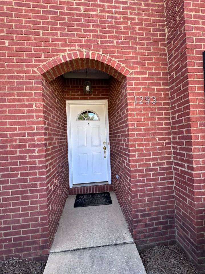 1293 N Dean Rd - Photo 2 of 27