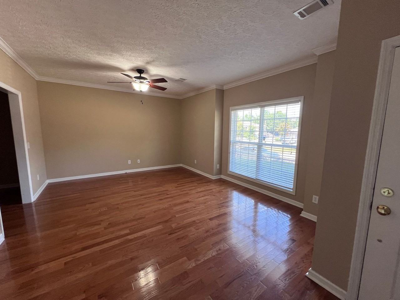1293 N Dean Rd - Photo 3 of 27