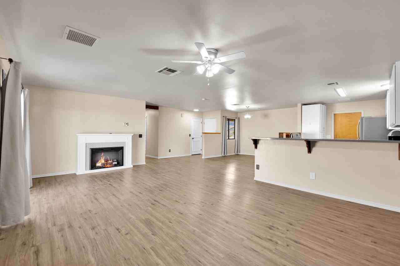 7121 Quail Spring Ave #1 - Photo 4 of 29