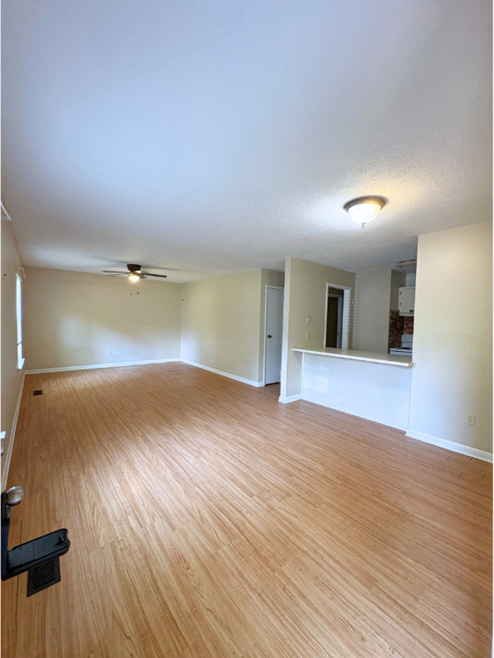 8881 Millard Lee Ln - Photo 4 of 12