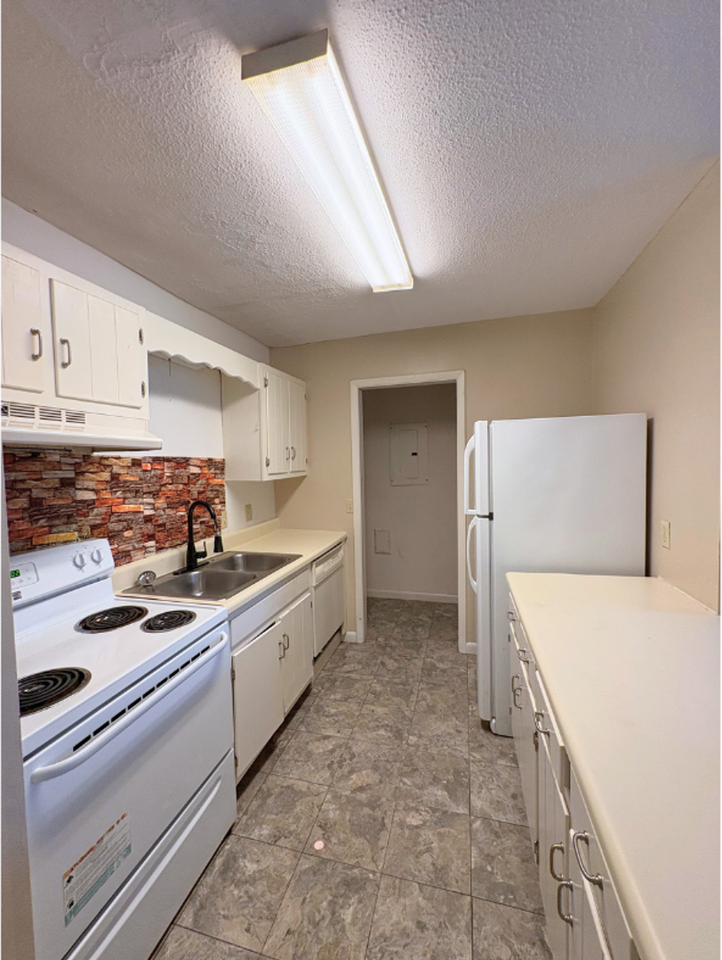 8881 Millard Lee Ln - Photo 5 of 12