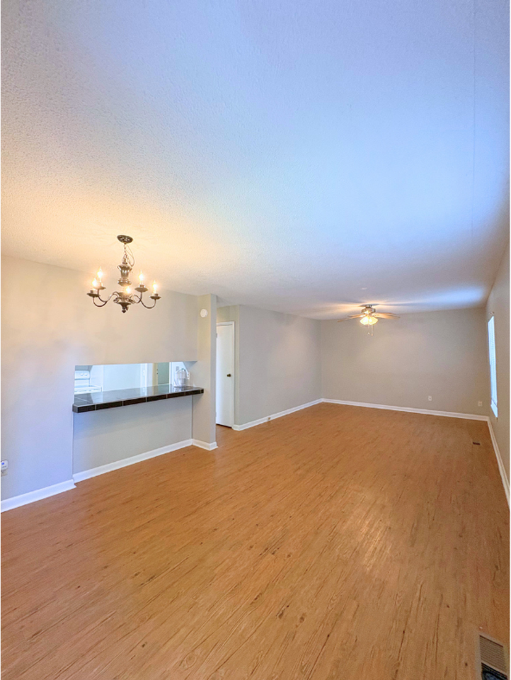 8881 Millard Lee Ln - Photo 3 of 14