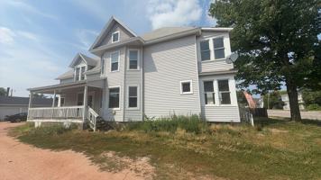 featured image of 834 S 3rd Ave