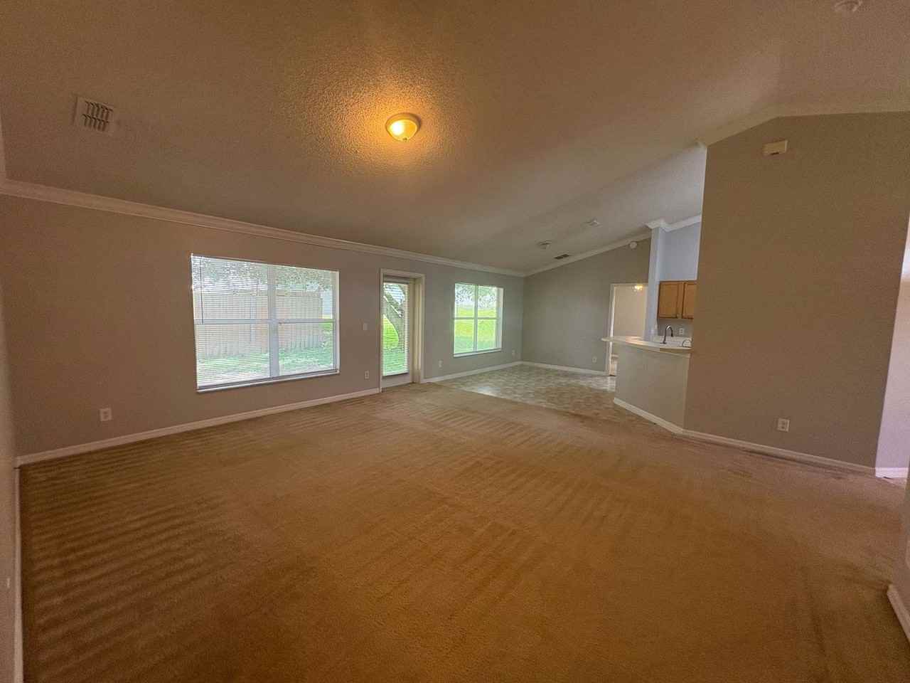 104 Herring Ln - Photo 4 of 32