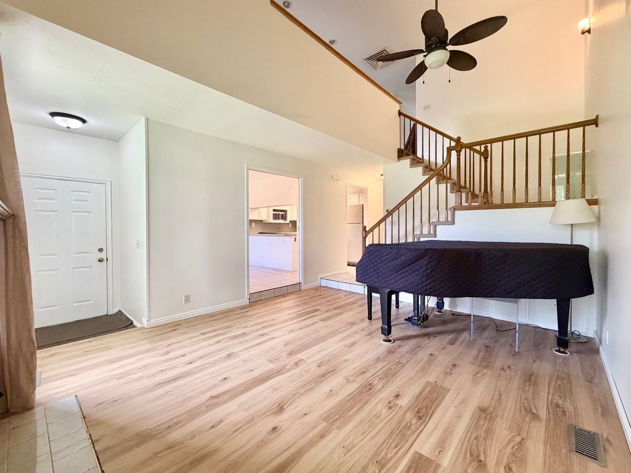 8758 S Oakwood Park Cir - Photo 2 of 23