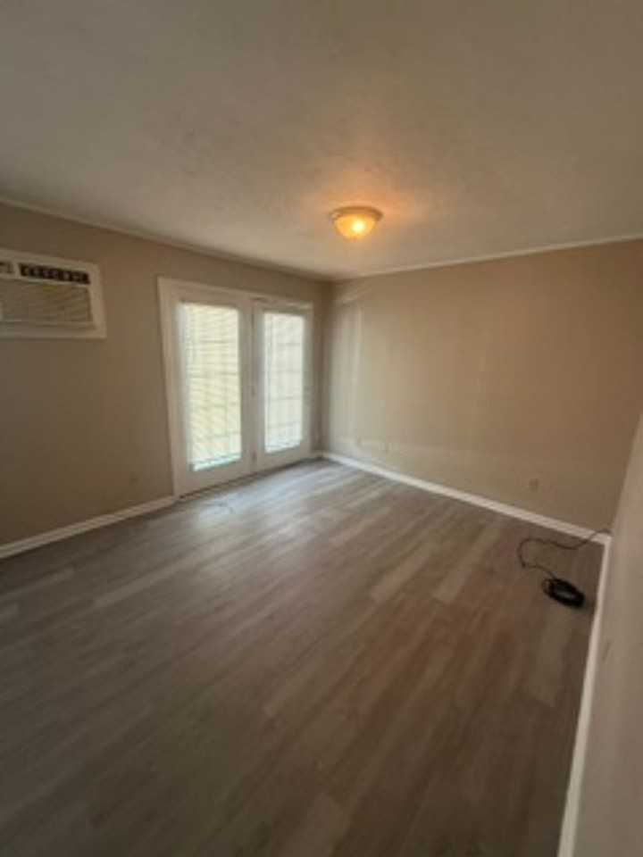 W. Pritchard St - Photo 4 of 12