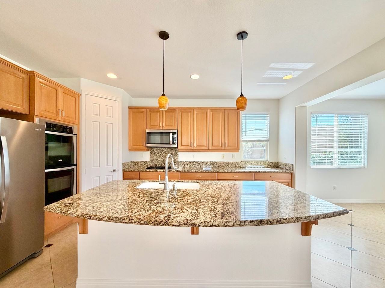 73435 Travers St - Photo 6 of 32