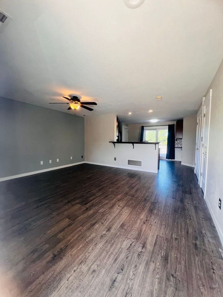 6150 Rockville Dr - Photo 5 of 19