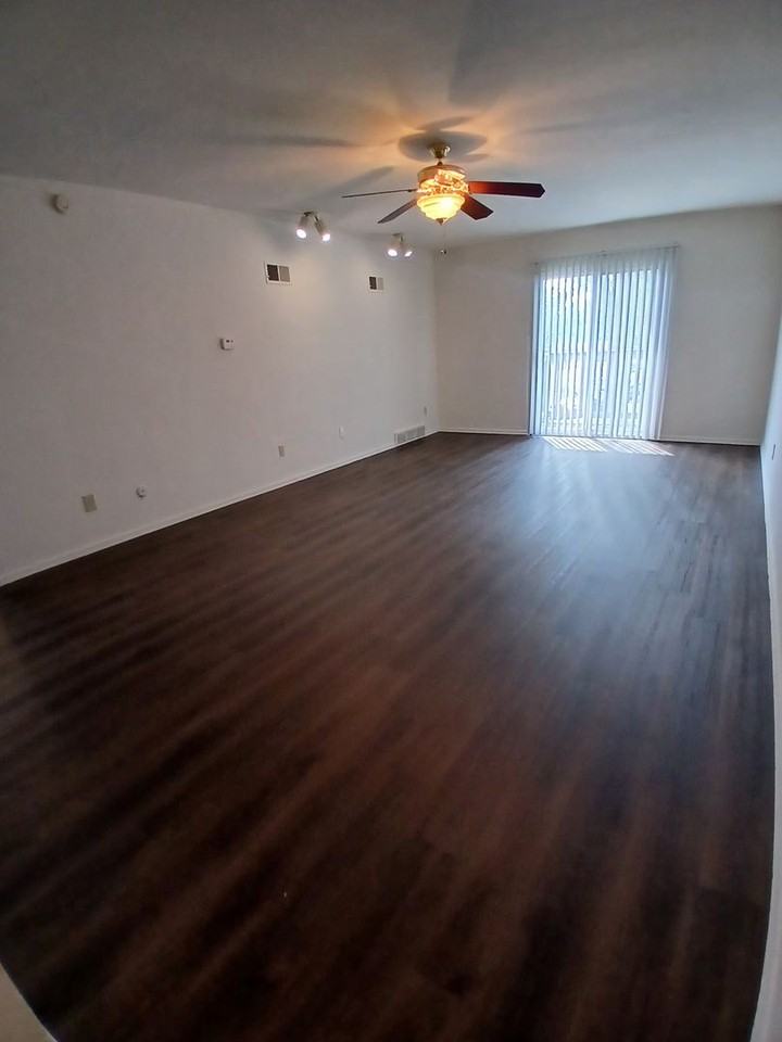 Yorktowne Apartments - Photo 3 of 31