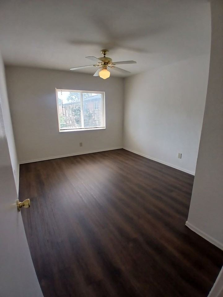 Yorktowne Apartments - Photo 6 of 31
