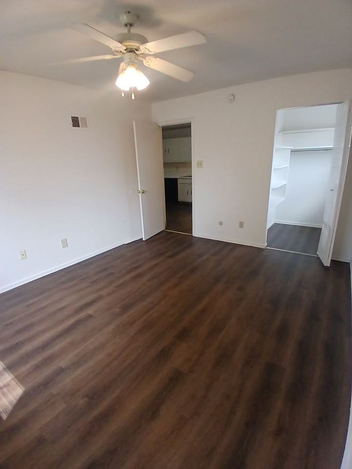 Yorktowne Apartments - Photo 7 of 31