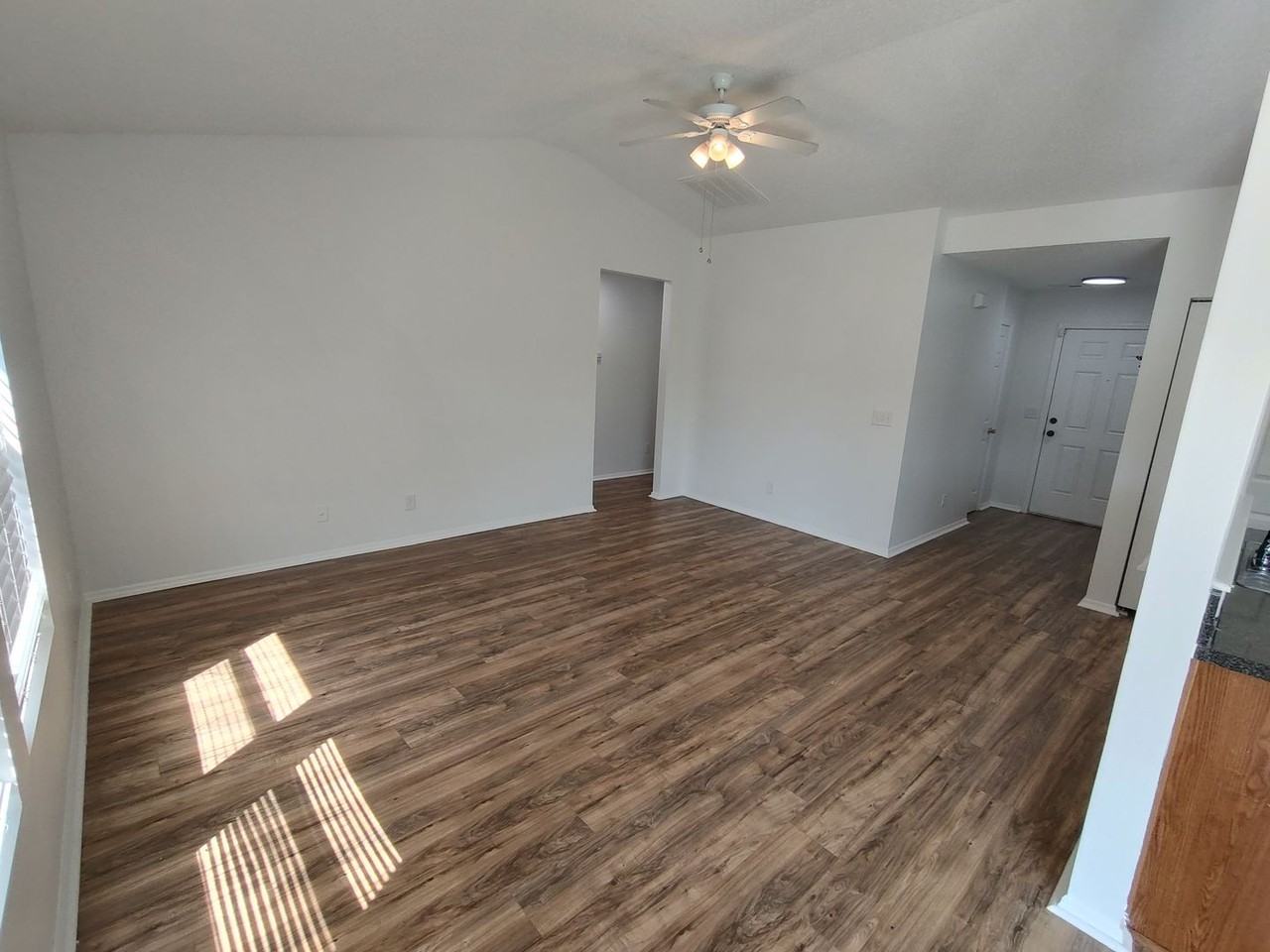 3038 Regency Oaks Dr - Photo 7 of 29