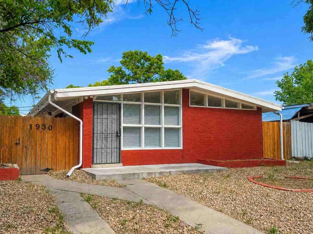 1930 Dallas St - Photo 2 of 23