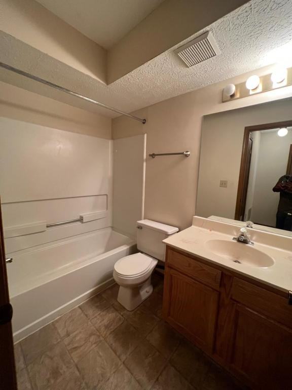 2701 Greystone Dr - Photo 5 of 10