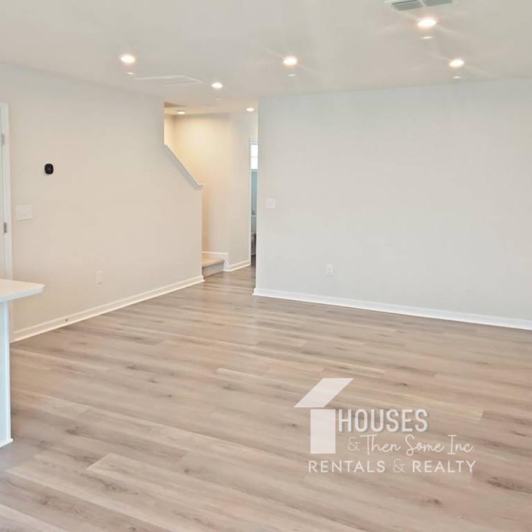 1512 Purrington Ln - Photo 2 of 20