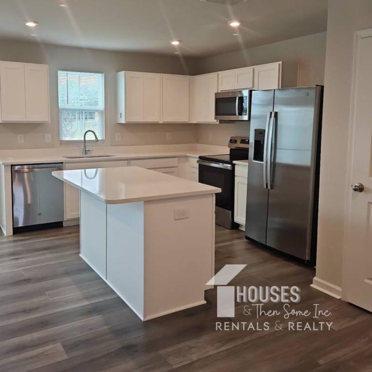 1512 Purrington Ln - Photo 3 of 20