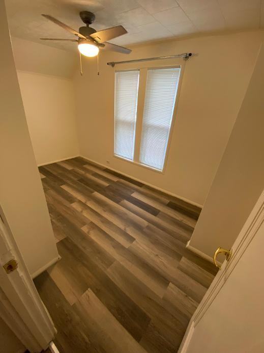 322 1/2 E Henry St - Photo 6 of 9