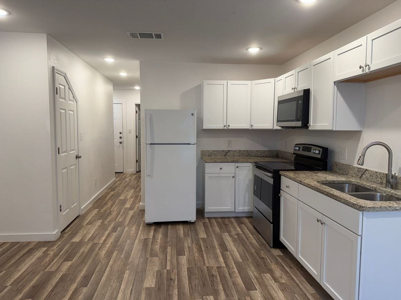 1654 S Hamilton St #102 - Photo 7 of 19