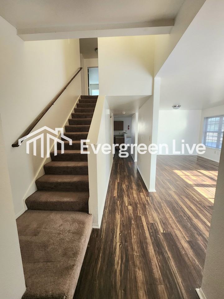 105 Buccaneer Loop - Photo 2 of 26