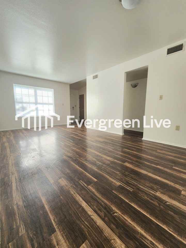 105 Buccaneer Loop - Photo 4 of 26