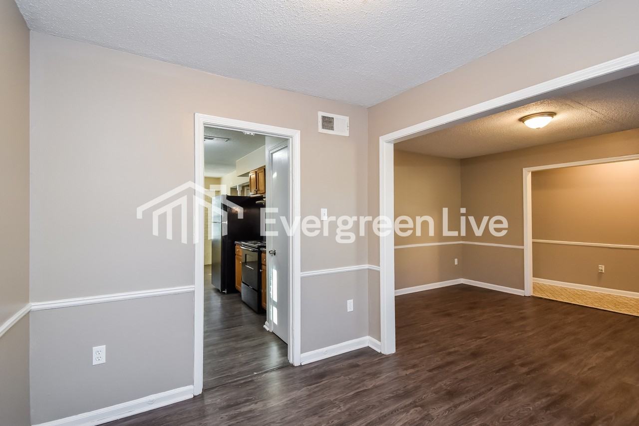 3061 Morningview Dr - Photo 6 of 15