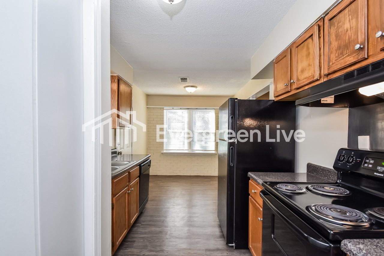 3061 Morningview Dr - Photo 7 of 15