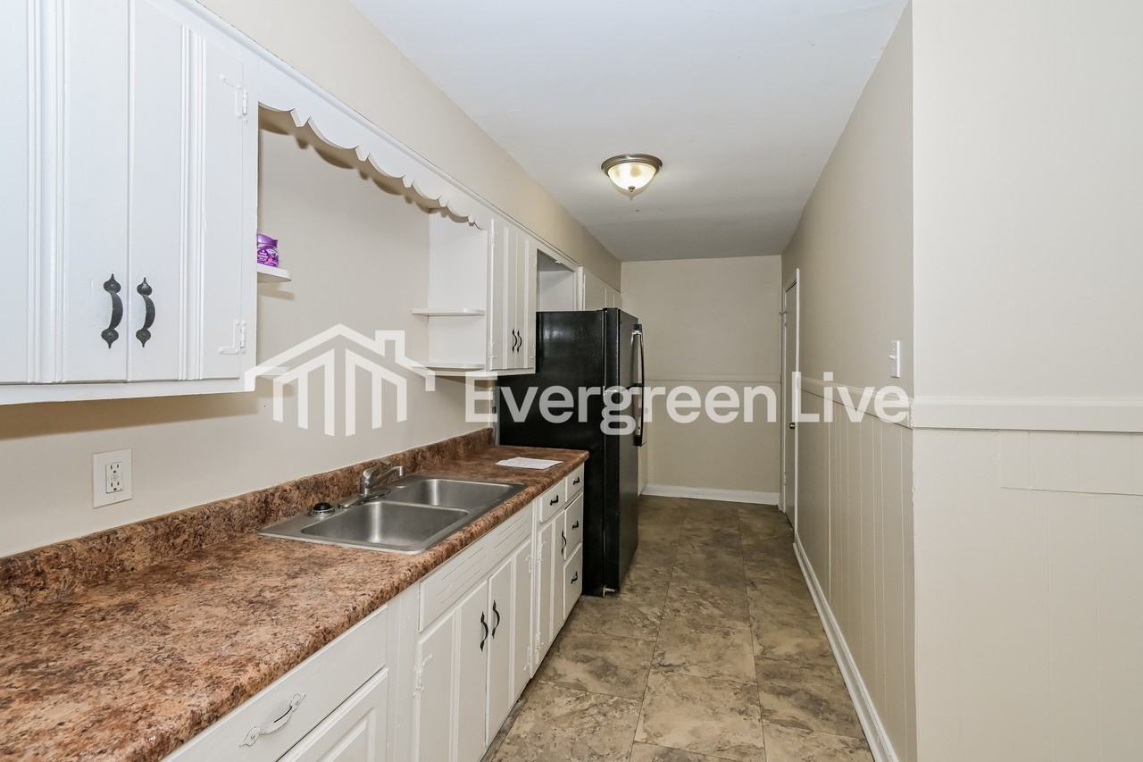3110 Ladbrook Rd - Photo 5 of 16