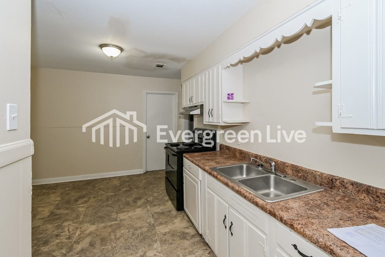 3110 Ladbrook Rd - Photo 6 of 16