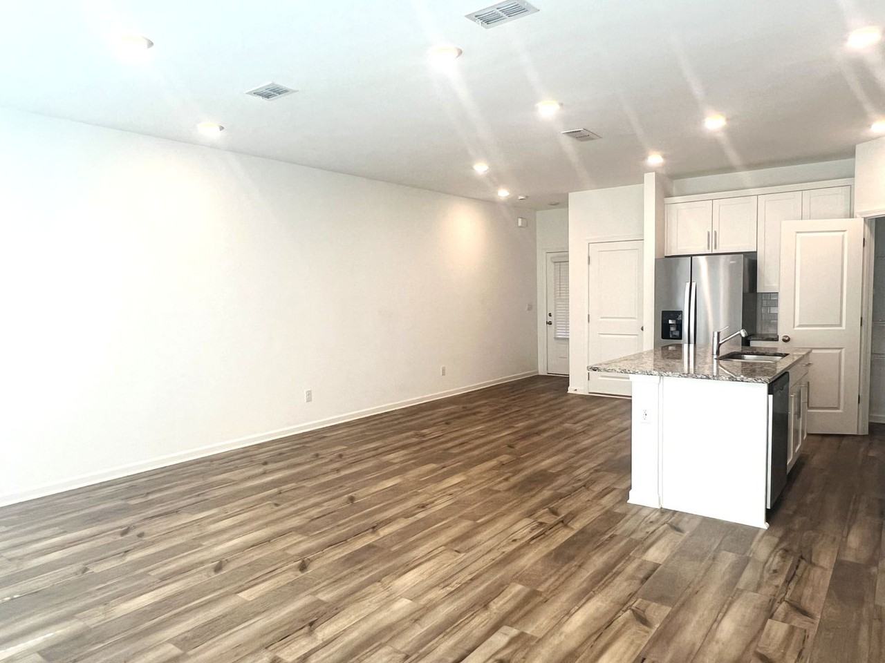 205 Bald Ave - Photo 6 of 34