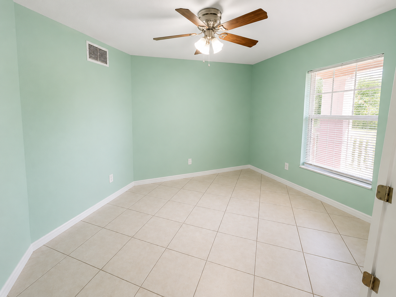 409 La Perouse St - Photo 2 of 21