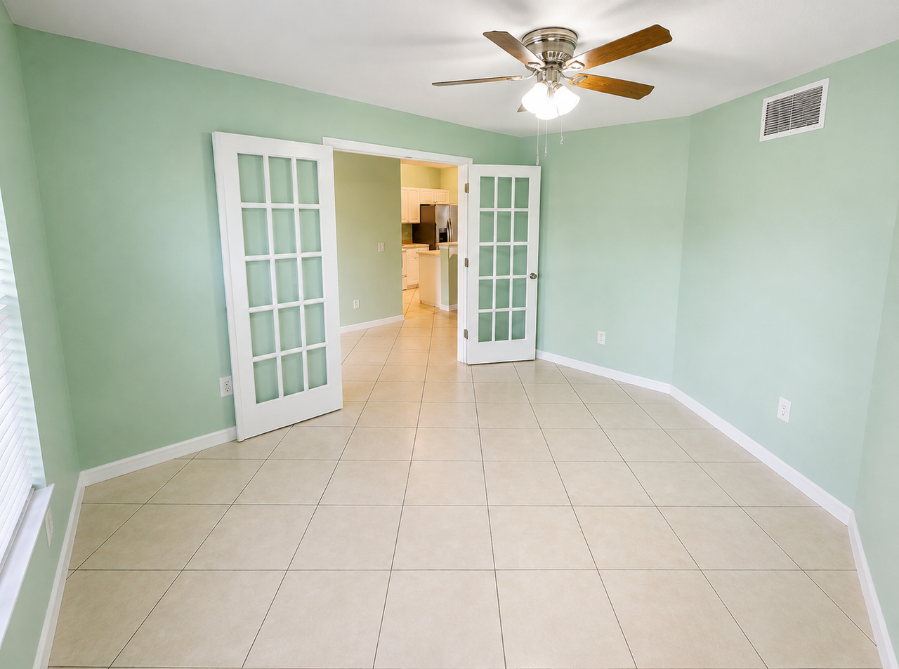 409 La Perouse St - Photo 3 of 21