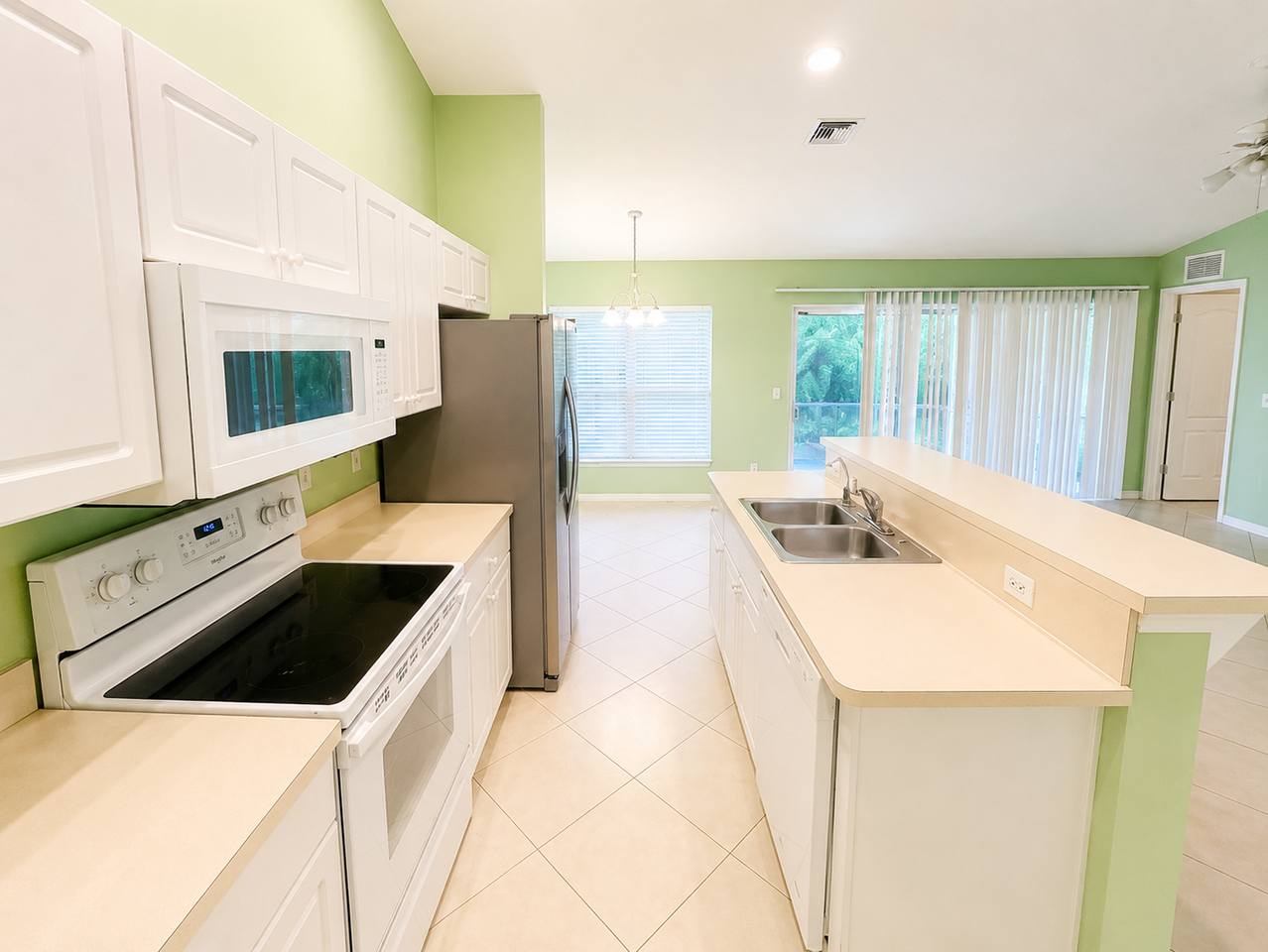 409 La Perouse St - Photo 7 of 21