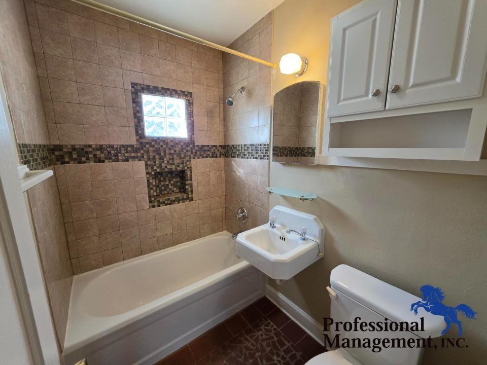 106 Alderson Ave - Photo 6 of 7