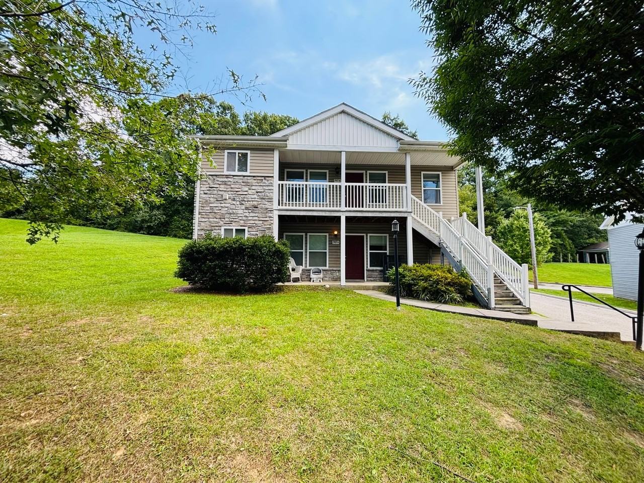 1905B Tabor Village Dr