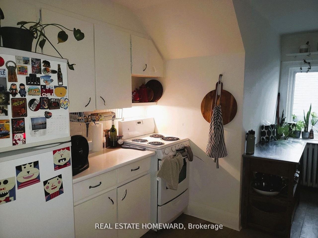 435 Parkside Drive - Photo 3 of 12
