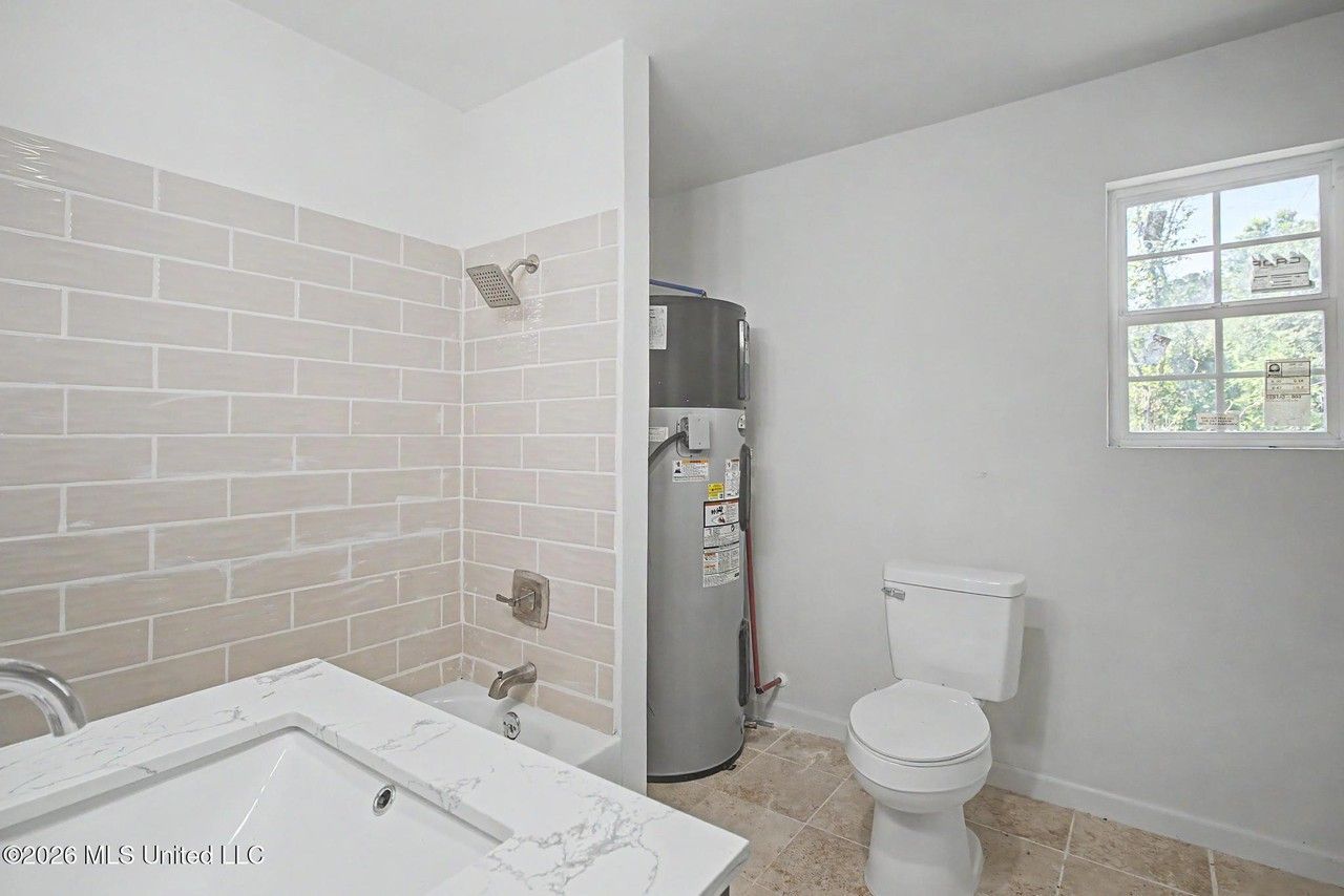 9424 Daisy Vestry Rd - Photo 3 of 13