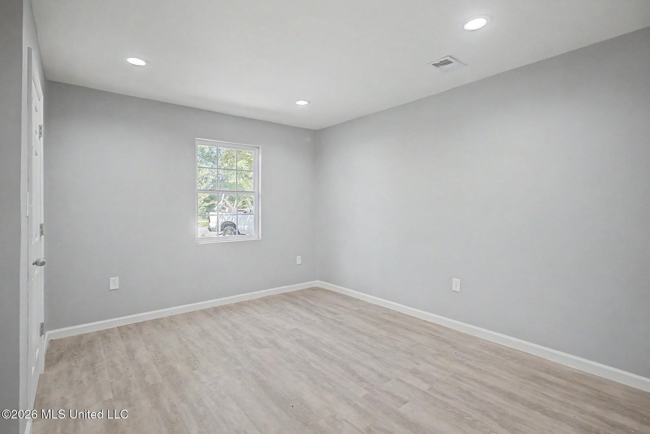 9424 Daisy Vestry Rd - Photo 6 of 13