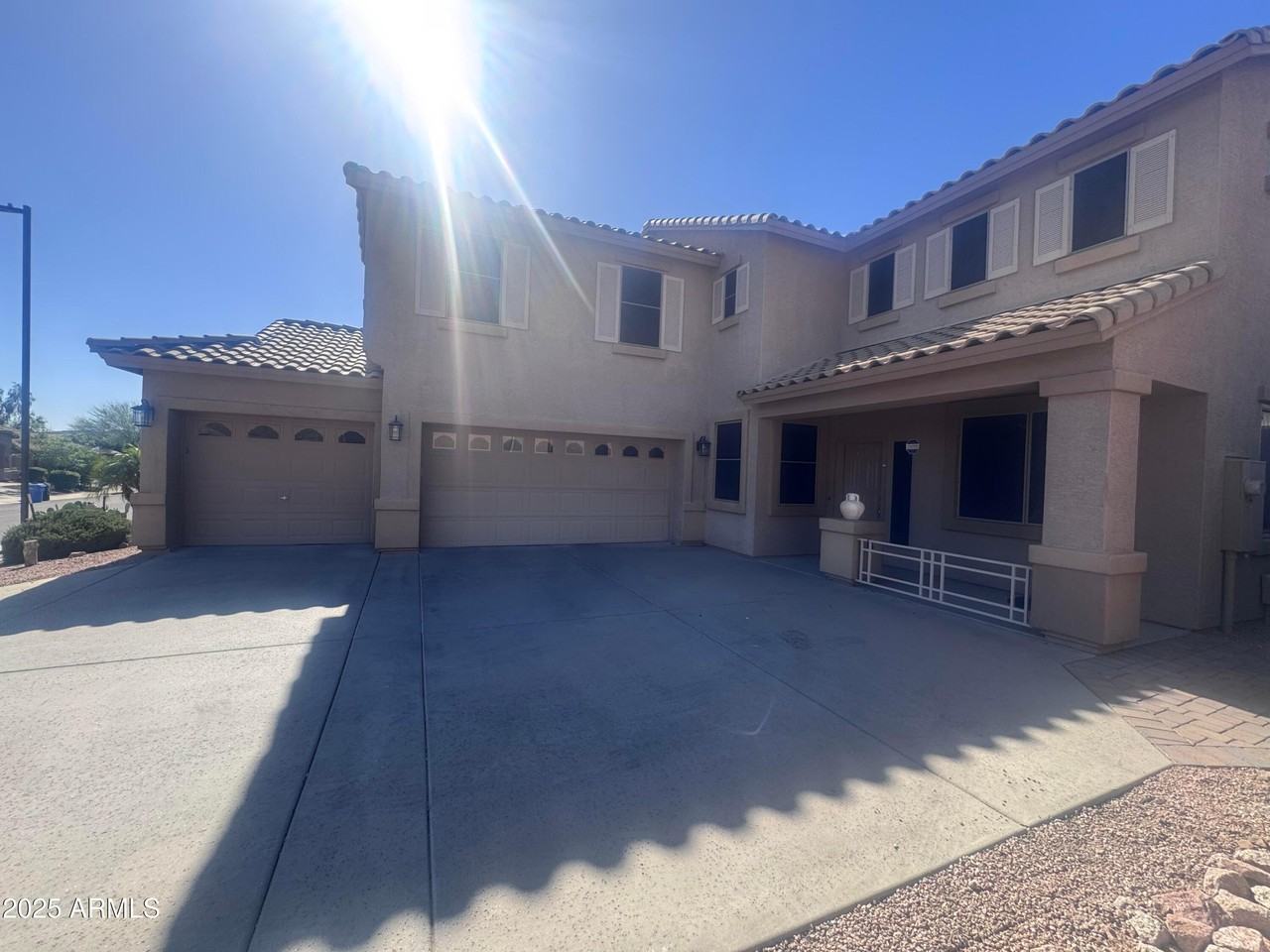 2234 W Peak View Rd - Photo 2 of 40